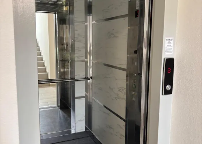 Jasmina Apartman דירה *