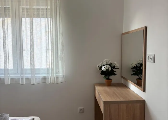 Jasmina Apartman דירה *