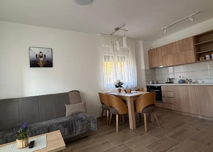 Jasmina Apartman דירה